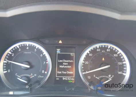 2018 Toyota Highlander Xle z USA, uszkodzony, nr VIN 5TDJZRFH1JS813390